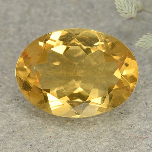Citrine Doré moyen-léger naturelle ovale, 4.99 ct, VVS-VS
