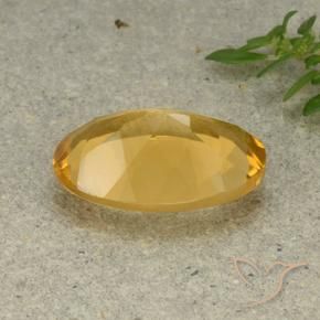 Citrine Doré moyen-léger naturelle ovale, 4.51 ct, VVS-VS