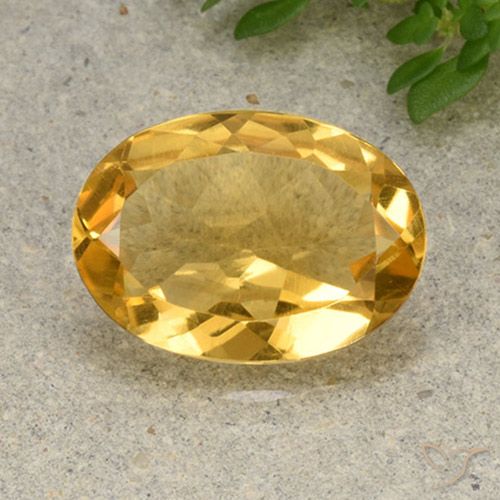 Citrine Doré moyen-léger naturelle ovale, 4.47 ct, VVS-VS