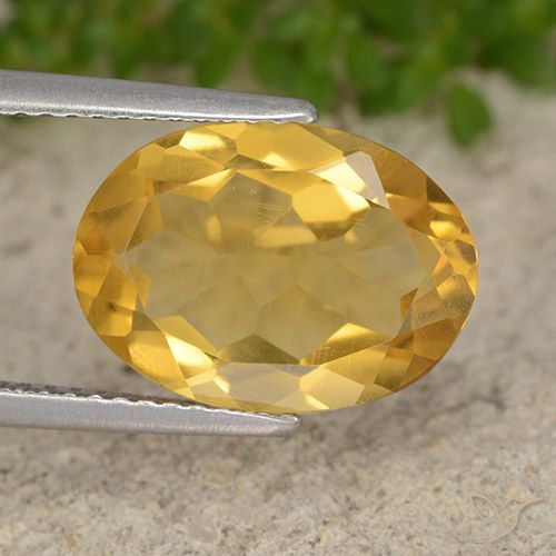 Citrine Doré foncé naturelle ovale, 3.91 ct, VVS-VS