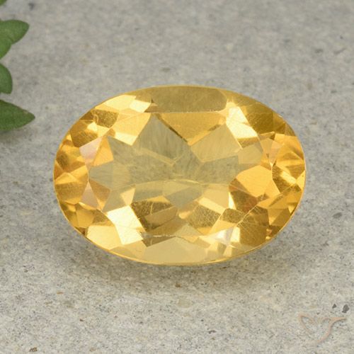 Citrine Doré vif naturelle ovale, 5.20 ct, VVS-VS