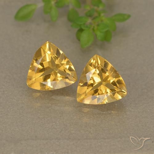 Shop natural 1.34ct Doré Citrine gems, Trillion, from Brésil at GemSelect. In stock, global shipping!