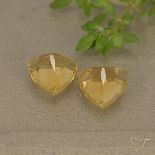 Shop natural 1.34ct Doré Citrine gems, Trillion, from Brésil at GemSelect. In stock, global shipping!