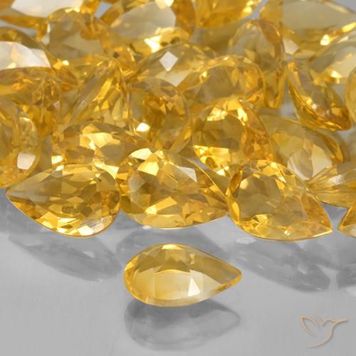 Citrine Orange Doré naturelle En forme de poire, 0.73 ct, VVS-VS