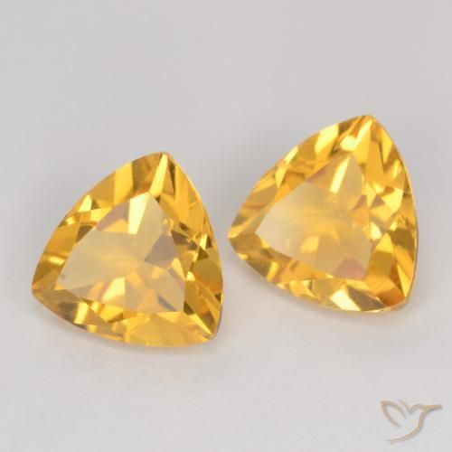 Shop natural 2.03ct Doré moyen Citrine gems, Trillion, from Brésil at GemSelect. In stock, global shipping!