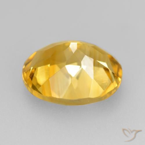Citrine Doré moyen-léger naturelle ovale, 4.77 ct, VVS-VS