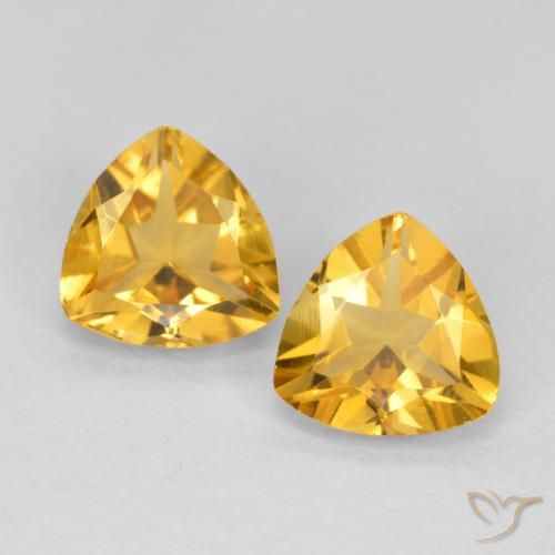 Shop natural 1.22ct Or moyen Citrine gems, Trillion, from Brésil at GemSelect. In stock, global shipping!