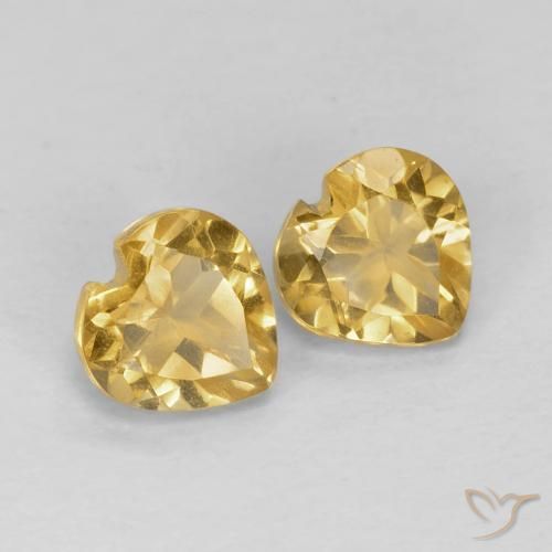 Shop natural 0.97ct Doré léger Citrine gems, Cœur, from Brésil at GemSelect. In stock, global shipping!