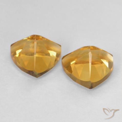 Shop natural 1.49ct Doré Citrine gems, Trillion, from Brésil at GemSelect. In stock, global shipping!