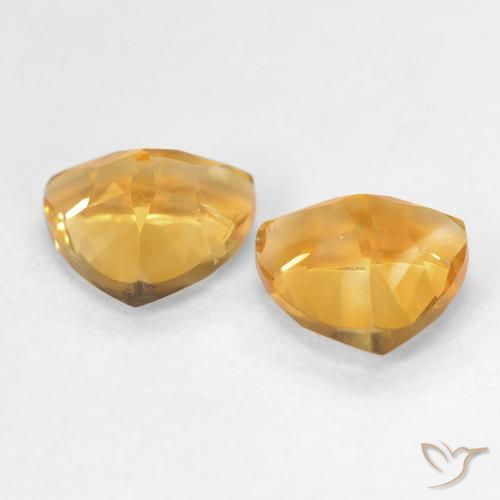 Shop natural 1.37ct Orange moyen Citrine gems, Trillion, from Brésil at GemSelect. In stock, global shipping!