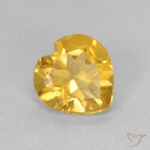 Citrine Doré moyen naturelle Cœur, 0.63 ct, VVS-VS