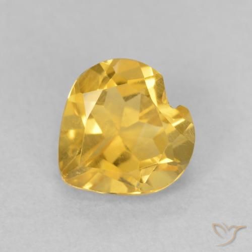 Citrine Doré moyen naturelle Cœur, 0.69 ct, VVS-VS