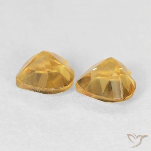 Shop natural 0.90ct Doré Citrine gems, Cœur, from Brésil at GemSelect. In stock, global shipping!