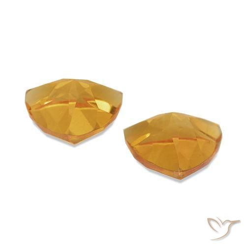 Shop natural 0.84ct Doré foncé Citrine gems, Trillion, from Brésil at GemSelect. In stock, global shipping!