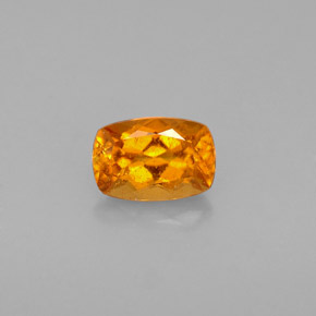 Clinohumite Jaune orange naturelle Coupe coussin, 0.59 ct, VS