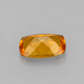 Clinohumite orange naturelle coupe coussin, 0,65 ct, VS