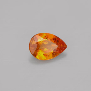 Clinohumite Jaune orange naturelle En forme de poire, 0.64 ct, VS-SI