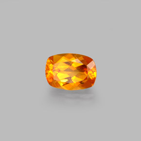 Clinohumite Jaune orange naturelle Coupe coussin, 0.59 ct, VS