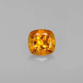 Clinohumite orange naturelle coupe coussin, 0,53 ct, VS-SI