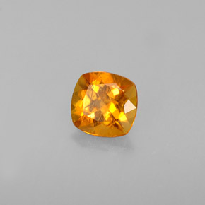 Clinohumite orange naturelle coupe coussin, 0,53 ct, VS-SI