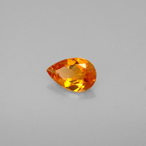 Clinohumite orange naturelle en forme de poire, 0,41 ct, VS