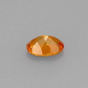 Clinohumite orange naturelle coupe ovale, 0,56 ct, VS-SI