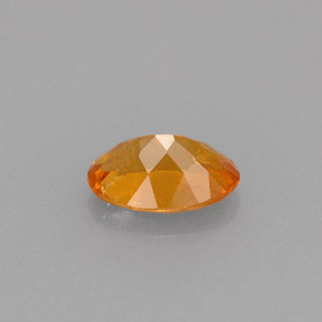 Clinohumite orange naturelle coupe ovale, 0,61 ct, VS-SI