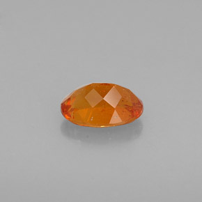 Clinohumite Jaune orange naturelle Coupe ovale, 0.64 ct, VS-SI