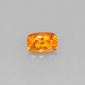 Clinohumite Jaune orange naturelle Coupe coussin, 0.61 ct, VS-SI