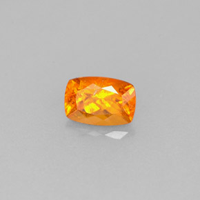 Clinohumite Jaune orange naturelle Coupe coussin, 0.61 ct, VS-SI