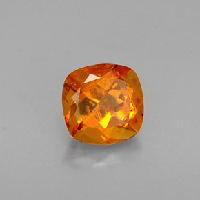 Clinohumite orange naturelle coupe coussin, 0,60 ct, VS-SI