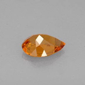 Clinohumite Jaune orange naturelle En forme de poire, 0.54 ct, VVS-VS