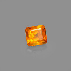 Clinohumite orange naturelle taille émeraude, 0,69 ct, VS-SI