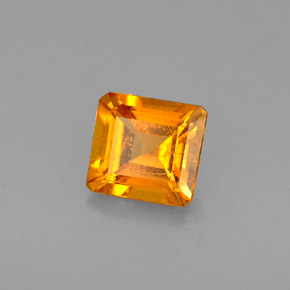 Clinohumite Jaune orange naturelle Taille émeraude, 0.49 ct, VS