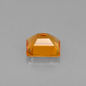 Clinohumite Jaune orange naturelle Taille émeraude, 0.49 ct, VS