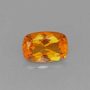 Clinohumite orange naturelle coupe coussin, 0,51 ct, VS-SI