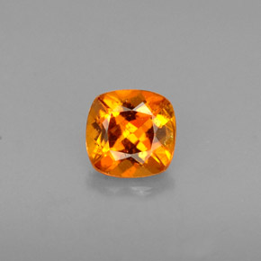 Clinohumite orange naturelle coupe coussin, 0,51 ct, VS
