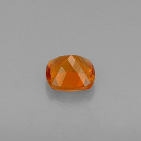 Clinohumite orange naturelle coupe coussin, 0,51 ct, VS