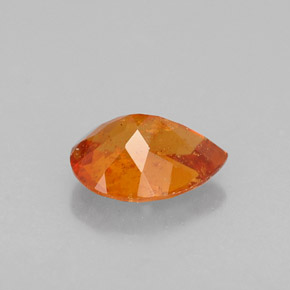 Clinohumite orange jaunâtre naturelle en forme de poire, 0,62 ct, VS-SI