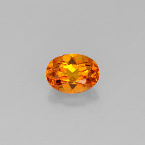 Clinohumite orange naturelle coupe ovale, 0,44 ct, VS