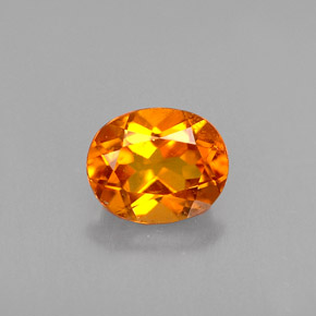Clinohumite orange naturelle coupe ovale, 0,48 ct, VVS-VS