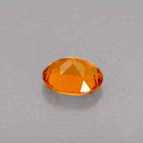 Clinohumite orange naturelle coupe ovale, 0,48 ct, VVS-VS