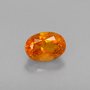 Clinohumite orange naturelle coupe ovale, 0,52 ct, VS-SI