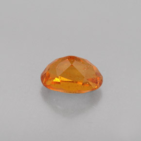 Clinohumite orange naturelle coupe ovale, 0,52 ct, VS-SI