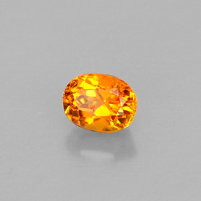 Clinohumite orange naturelle coupe ovale, 0,36 ct, VS-SI