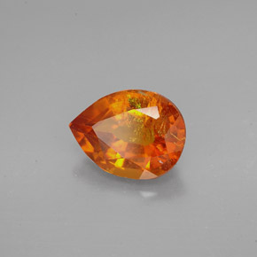 Clinohumite Jaune orange naturelle En forme de poire, 2.04 ct, SI