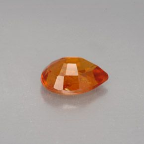 Clinohumite Jaune orange naturelle En forme de poire, 2.04 ct, SI