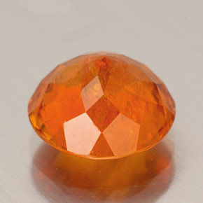 Clinohumite Jaune orange naturelle Coupe roude, 3.12 ct, SI