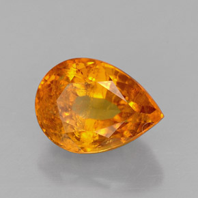 Clinohumite Jaune orange naturelle En forme de poire, 2.45 ct, SI