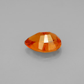 Clinohumite orange jaunâtre naturelle en forme de poire, 1,62 ct, SI